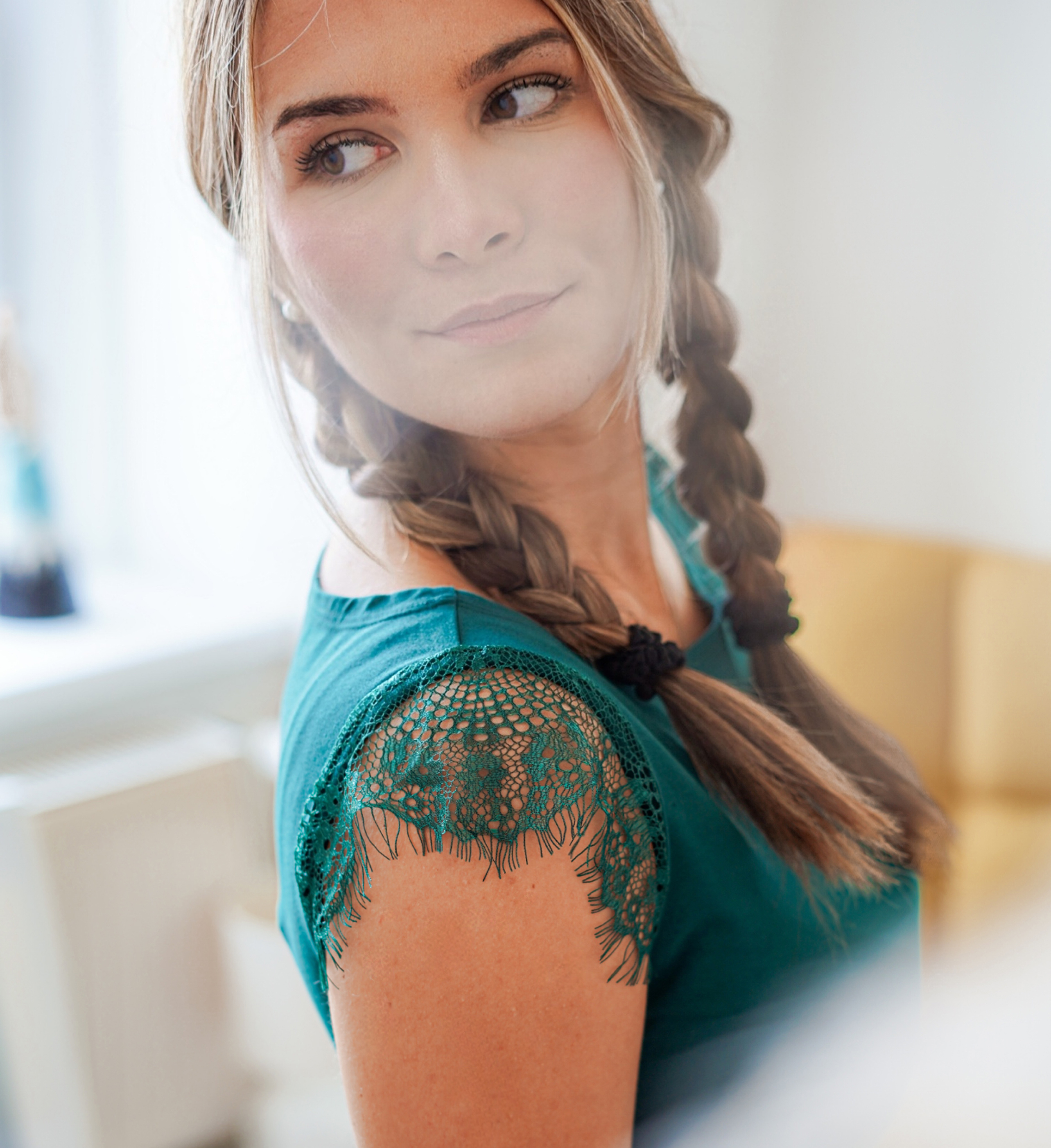 Tričko s krajkovymi rukavky